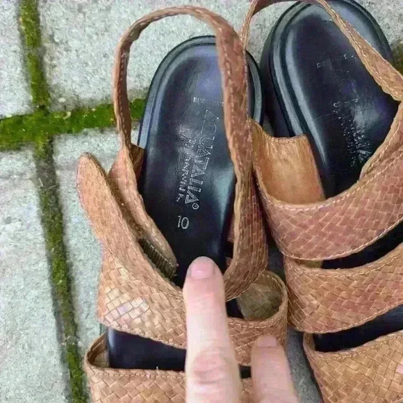 Beautiful Aquatalia brown woven leather sandals size 10 - Picture 5 of 6